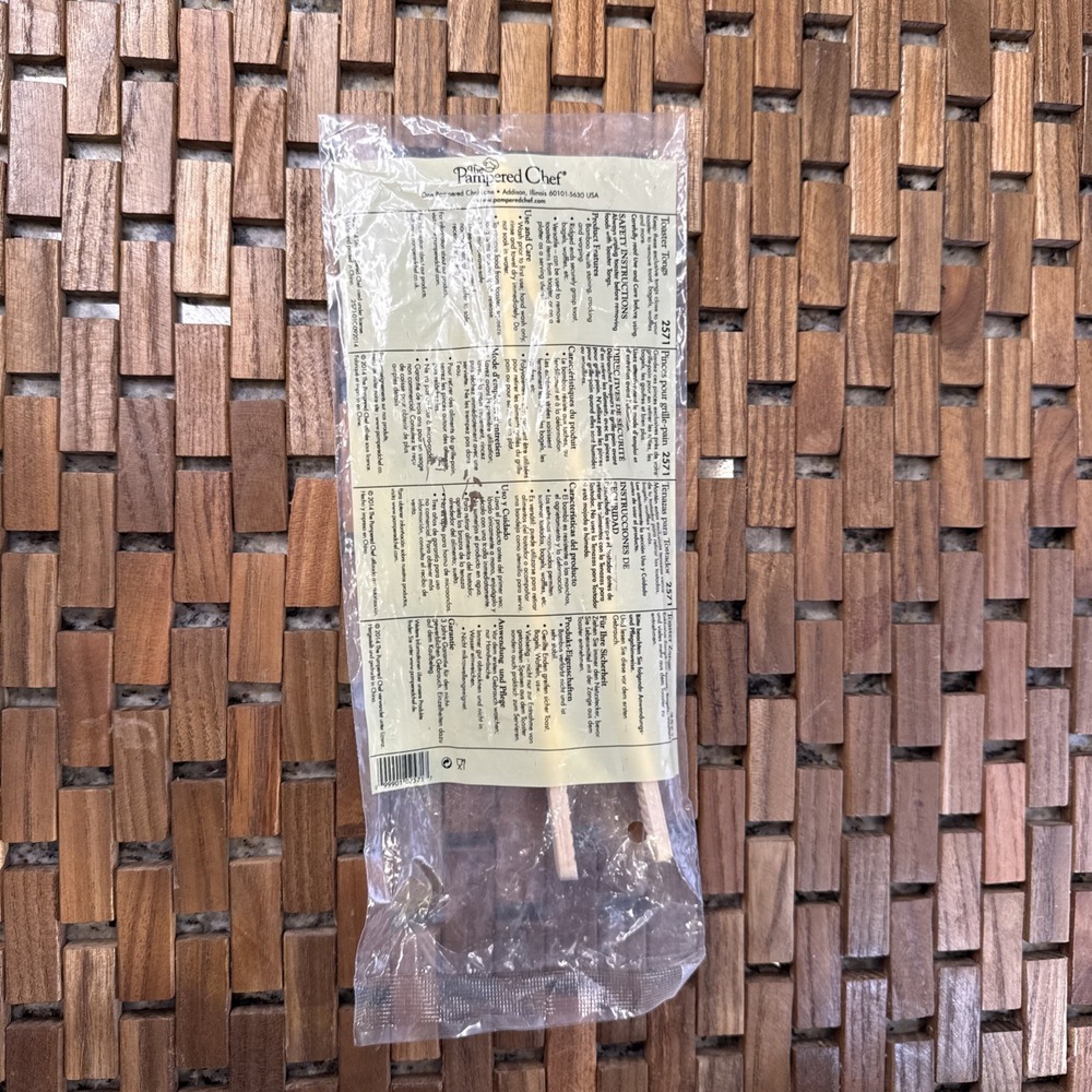 The Pampered Chef Bamboo Tongs #2237 8 inch Toaster Tongs Retired New !